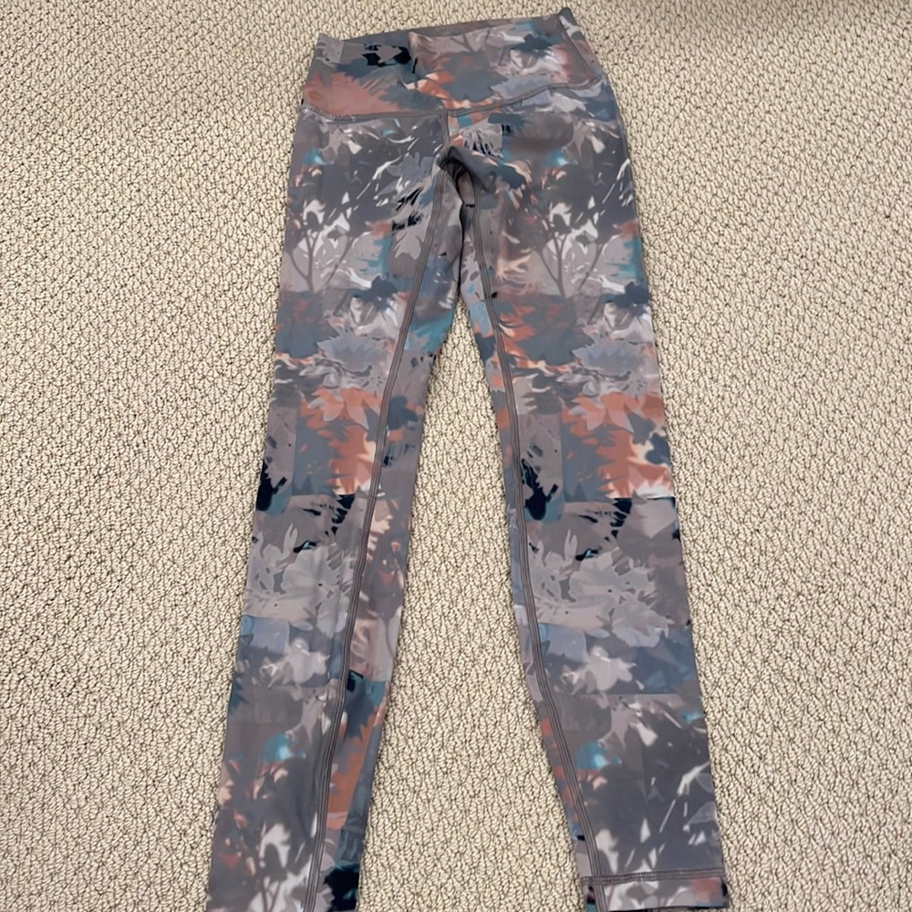 Lulu high waisted pattern leggings